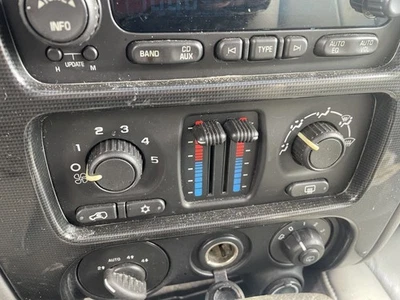 Control de temperatura delantero manual Opt CJ3 ID 10395426 compatible con 03-09 ENVOY 657885 Foto 1 de 4