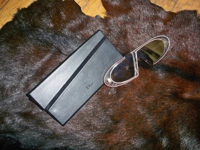 迪奥Oblique椭圆形女式太阳镜银色 — 第 1/4 张图片