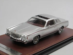 GLM 130401B 1975 Chrysler Córdoba Silver Cloud/Silver Vinyl Top 1:43 Limited 75 - Imagen 1 de 6