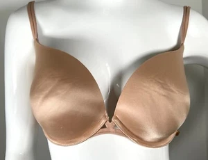 VICTORIA'S SECRET NUDE BEIGE VERY SEXY PUSH UP PADDED BRA UNDERWIRE USA 32DDD - Picture 1 of 3