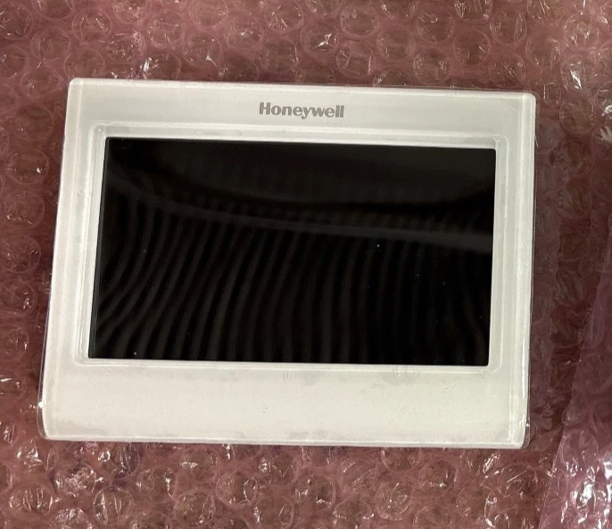 Honeywell TH9320WF5003 WiFi Color Touchscreen Thermostat - Requires C wire - Image 1 of 2