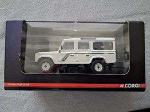 Vanguards Corgi 1.43 Land Rover Defender Chawton White/County VA0979 - Picture 1 of 10