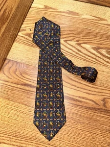 Cravatta uomo vintage Salvatore Ferragamo seta uomo cavalieri a cavallo alto Italia usata in ottime condizioni - Foto 1 di 4