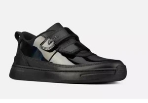 Scarpe scuola Clarks VIBRANT GLOW K GIRLS nere in pelle verniciata UK 10,5 G EU 28,5 - Foto 1 di 7