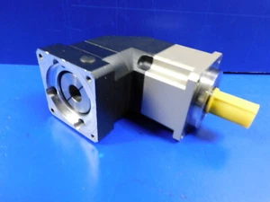 YH YANGHONG ABR060L1-10-P2-S2 ABR SERIES HIGH PRECISION ANGLED PLANETERY GEARBOX - Picture 1 of 12