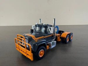1/64 DCP/ First Gear Dark Gray /Orange Mack R600 Model Day Cab - Picture 1 of 12