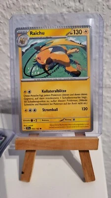 ERROR CARD Raichu 052/162 TEF Deutsch NM CRIMP ERROR / MISSCUT ON TOP - Bild 1 von 3
