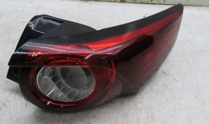 Conjunto de luz trasera exterior derecha Mazda CX-9 2017-2023 OEM - Imagen 1 de 12