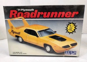 MPC ERTL '71 Plymouth Roadrunner Plastikmodellbausatz im Maßstab 1:25 FABRIKVERSIEGELT!! - Bild 1 von 7