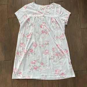 Laura Ashley Blumen Schlafshirt Gr. M Shabby Chic Cottagecore blau/rosa kuschelig - Bild 1 von 5
