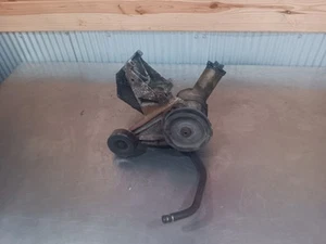 Ford Ranger Power Steering Bracket OEM 1998-2001 2.5L - Picture 1 of 5