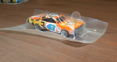 Hot Wheels General Mills Richard Petty #43 - '70 Roadrunner - Honey Nut Cheerios - Image 1 of 3