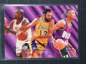 1994-95 Fleer #5 Glen Rice / Vlade Divac / Vin Baker Team Leaders - Foto 1 di 2