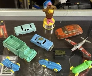 Tootsietoy Airplane, Auburn Rubber Truck, Tin Litho Tank & Cars, Plastic Racers+ - Picture 1 of 19