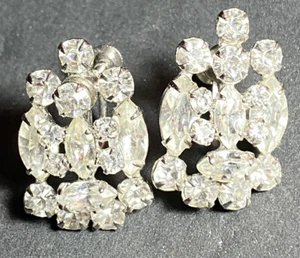 VTG SIGNED KRAMER OF NEW YORK SILVER TONE  RHINESTONE SCREW BACK EARRINGS ROYAL - Picture 1 of 7