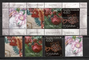 CROAZIA 2010, TESSUTI: RICAMO: FIORI, Scott 758-761, 761a. MNH - Foto 1 di 1