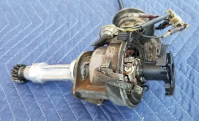 MAZDA RX7 RX-7 Wankel 12A '74-79 Ignition Distributor w/ Rotor Condensers - Image 1 of 4