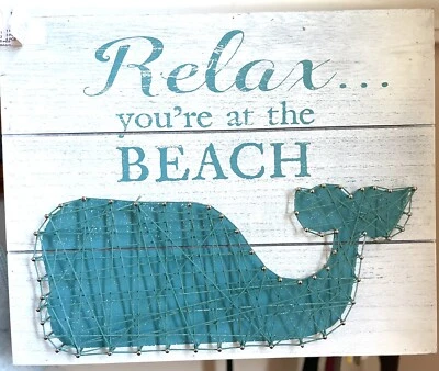 Letrero de pared de madera de ballena Relax you’re at the Beach decoración del hogar/jardín 11x13,5 costero Foto 1 de 3