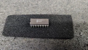 INTEL D2104A-1 4096 X 1 MEMORY VINTAGE IC NOS - USA SELLER ULTRA FAST SHIPPING - Picture 1 of 2