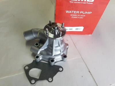 Bomba de agua Toyota Land Cruiser 75-78 sin aire acondicionado - GMB hecha en Japón Foto 1 de 4