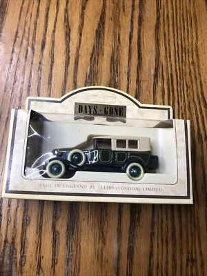 LLEDO - DAYS GONE  - 1925 ROLLS-ROYCE SILVER GHOST - GREEN WITH COACH LINES - Image 1 of 4