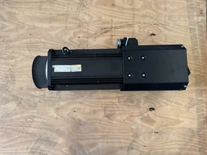 Rexroth Servo Synchro Motor MAD100D-0100-SA-S2-AH0-05-N1 - Foto 1 di 3