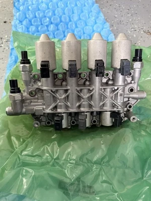 Conjunto de solenoide de cambio de carrocería de válvula secundaria Honda/Acura 27700-5B7-010 6AT Foto 1 de 3