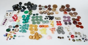 Lot Vintage Lucite Plastic Wood Buttons Sewist Upcycled Fashion Craft Scrapbook - Picture 1 of 23