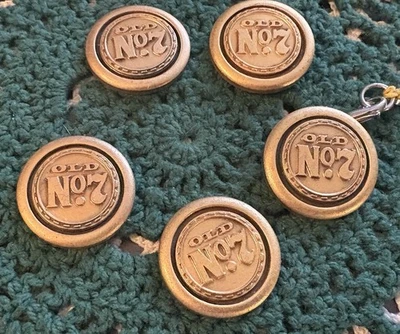 Five 1980’s JACK DANIEL’S OLD NO.  7 BOTÕES - Colecionáveis Whiskey - Imagem 1 de 3