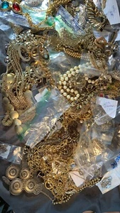 6+ Lbs. POUNDS Unsearched Huge Lot Jewelry Vtg-Now Junk Art Craft Treasure Hunt - Picture 1 of 12