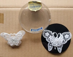 Ein Paar belgische Spitzen Schmetterlingsabzeichen zu verkaufen - im Neuzustand. - Bild 1 von 8