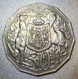 1997 Australia 50 Cents Coin Queen Elizabeth II - Picture 1 of 2