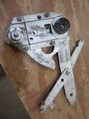 1970 Pontiac Catalina 4 door sedan window regulator crank mechanism DR - Image 1 of 2
