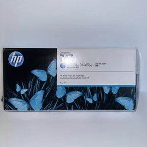 HP 747 300-ml Chromatic Blue DesignJet Ink Cartridge, P2V86A Date: AUG 2022 - Picture 1 of 2