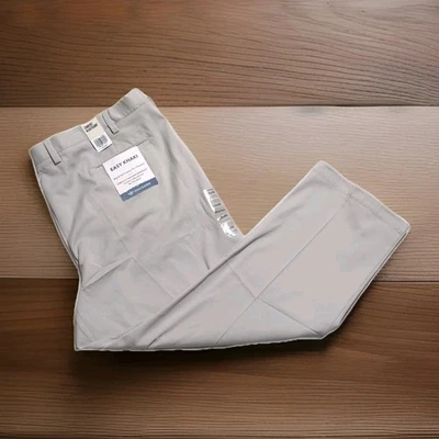 Dockers Easy Khaki Comfort Waistband Classic Fit Pleated Dress Pants Men’s 52x30 - Image 1 of 4