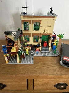 Lego Ideas: 123 Sesame Street 21324 Set 99% Complete Retired - Picture 1 of 7