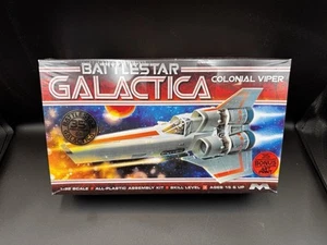 Battlestar Galactica Colonial Viper Model Kit 2013 NBC UNIVERSAL #940 SEALED - Bild 1 von 4