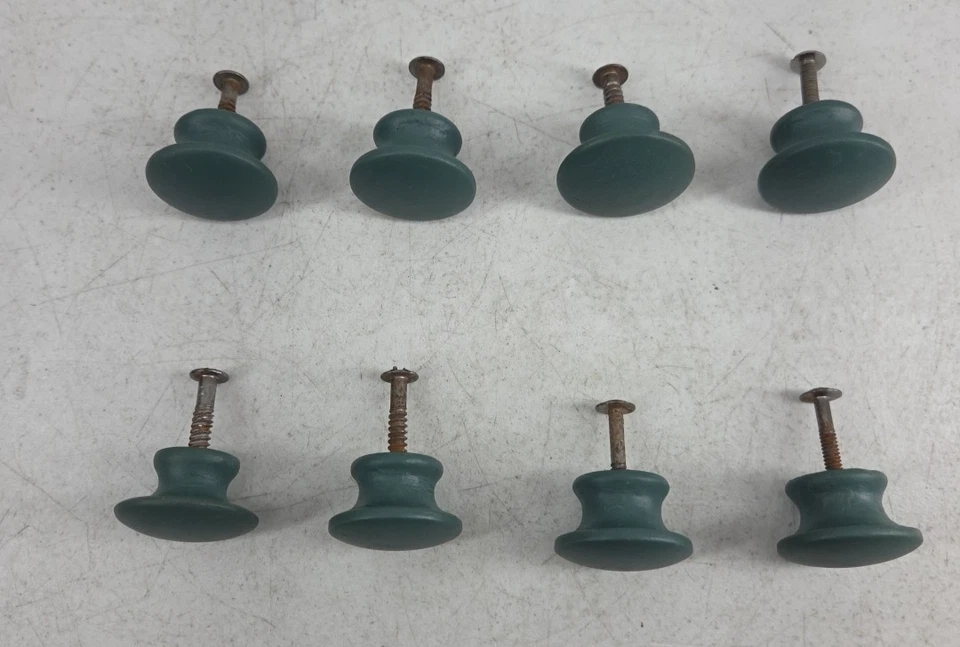 Lote De Colección De 8 Perillas De Madera Redondas Tiradores De Cajón Manijas De Gabinete Verde 1.5 Pulgadas Foto 1 de 4