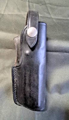 Bianchi 39 #2 Leather Holster RH OWB  FITS S&W MDL 39 #2     NICE   H2 - Image 1 of 4