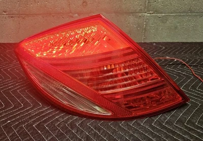Luz trasera izquierda (lado del conductor) genuina Mercedes-Benz Clase CL W216 2007-10 Foto 1 de 4