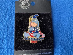 2003 - EEYORE Disney PIN - GRADUATION 2003 - Disneyland - DLR - WDW ON CARD - Picture 1 of 2
