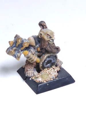 Guerrero enano macho Dungeons and Dragons D&D warhammer miniatura confrontación Foto 1 de 2