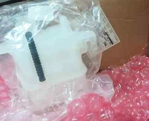 +New General Motors GM 20813489 Tank,Radiator Surge 08-10 VUE 12-15 Captiva Spo - Picture 1 of 1