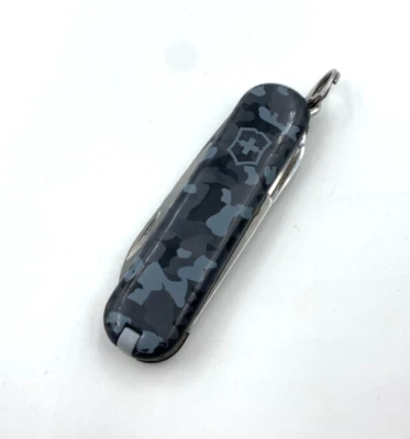 Navaja suiza Victorinox clásica gris marino camuflada 58 mm SAK SC2 Foto 1 de 4