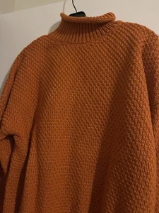 Sweater - Picture 1 of 4