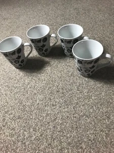 Churchill "Oriental Black Flower" x4 Porcelain Mugs. - Picture 1 of 3