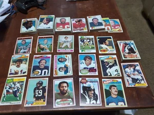 250 Card Lot 1970's Topps Football Card Collection With A Few 1980's Nice Lot - Picture 1 of 9