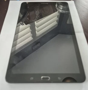Samsung Galaxy Tab E SM-T560 16GB, Wi-Fi (CA Version) - Black - Picture 1 of 2