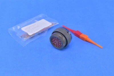 Amphenol Aerospace 2P Mil-Spec Circular Connector -65°C~200°C MS27473E16B26P - Image 1 of 4