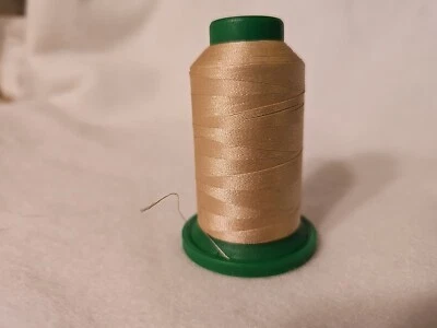 Amann Isacord 40 100% Polyester 1094 Yds Color#1172 Ivory - Image 1 of 2